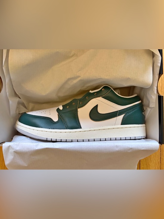 Jordan Other - Air Jordan 1 Low SE Sneakers in Green and White *RARE COLOR*